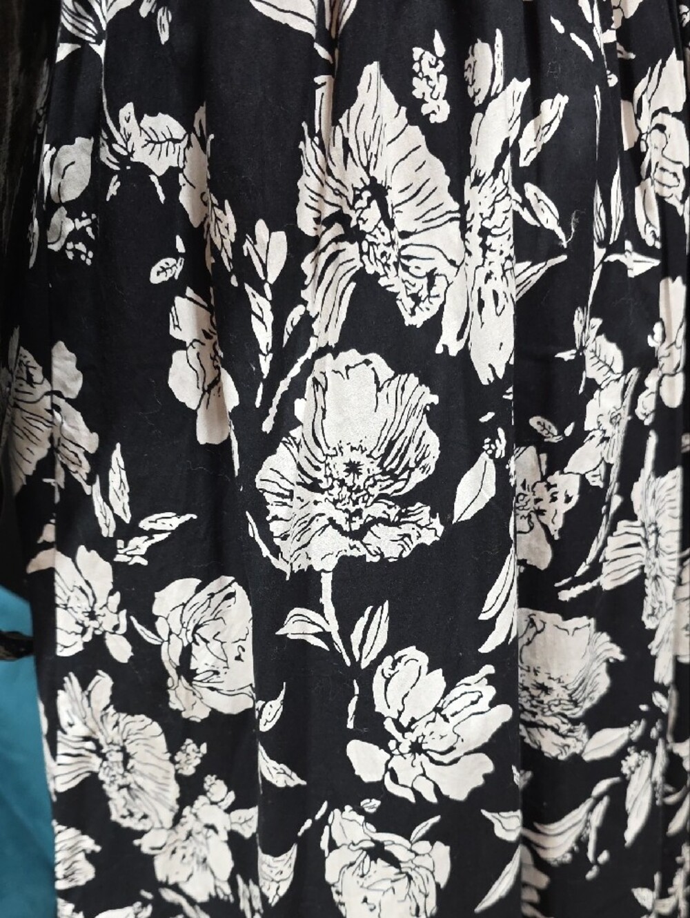 She + Sky Black and White Floral Zip-Front Midi Dress w/ Pockets - Picture 12 of 12